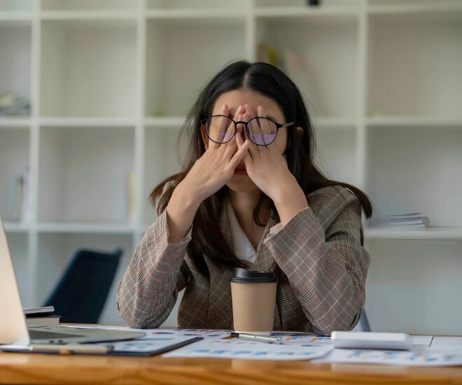 Sau giờ nghỉ trưa, cơ thể thường rơi vào trạng thái buồn ngủ. (Tác phẩm nghệ thuật).