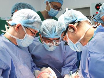 Bé gái 21 tháng tuổi hồi sinh nhờ lá gan của người đàn ông chết não hiến tạng