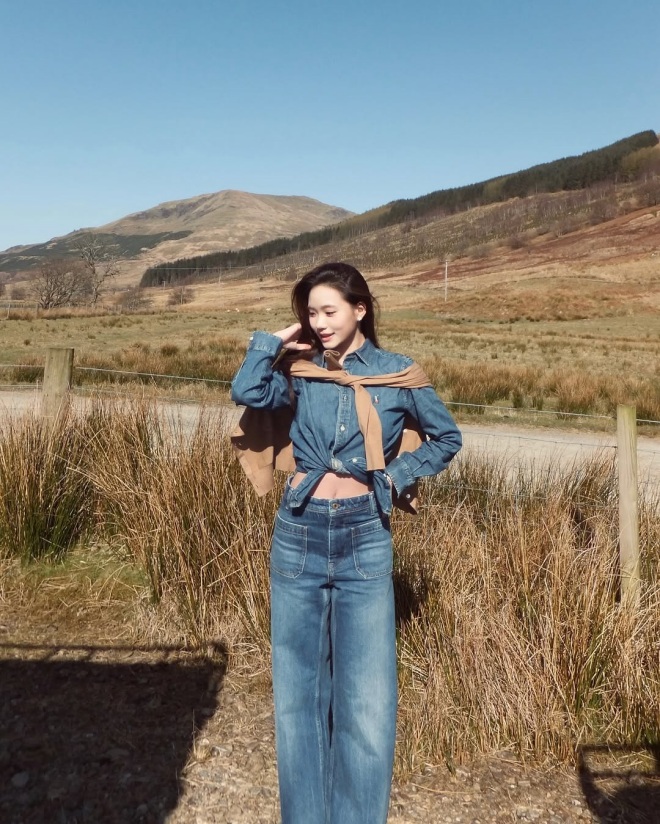 Hứa Thiều Ân giờ là chân dài triển vọng làng mốt.