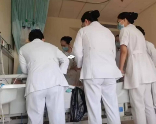 Thời gian các bác sĩ trị bệnh cho cô là từ mùa đông nhưng nữ diễn viên lại tuyên bố mình mắc bệnh từ mùa xuân.