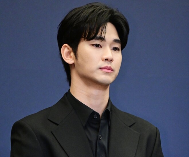 Vì bê bối, Kim Soo Hyun bị các thương hiệu lần lượt hủy hợp đồng quảng cáo.