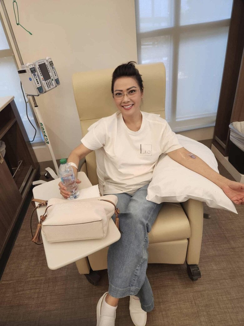 Sao Việt 24h: Diva Mỹ Linh khoe khoảnh khắc ông xã Anh Quân hãnh diện ngắm con gái trên sân khấu, amp;#34;ngượng nghịuamp;#34; khi bị phát hiện - 13