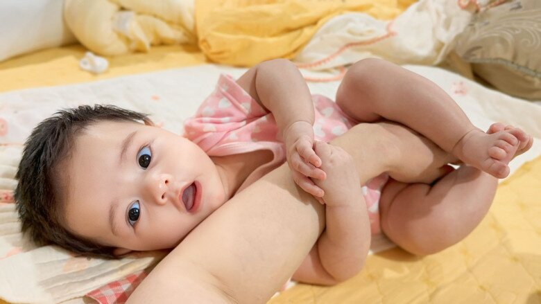 Sao Việt 24h: Diva Mỹ Linh khoe khoảnh khắc ông xã Anh Quân hãnh diện ngắm con gái trên sân khấu, amp;#34;ngượng nghịuamp;#34; khi bị phát hiện - 10