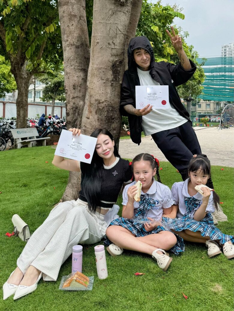 Sao Việt 24h: MC Mai Ngọc khoe con trai 1 tháng tuổi đã có cẳng chân dài miên man, mong tương lai sẽ cao hơn mẹ - 12