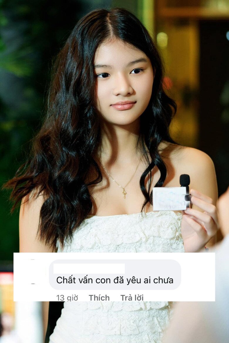 Nhiều người dự đoán, có lẽ Bảo Tiên đang bị mẹ “chất vấn” về chuyện bạn trai tuổi gà bông.