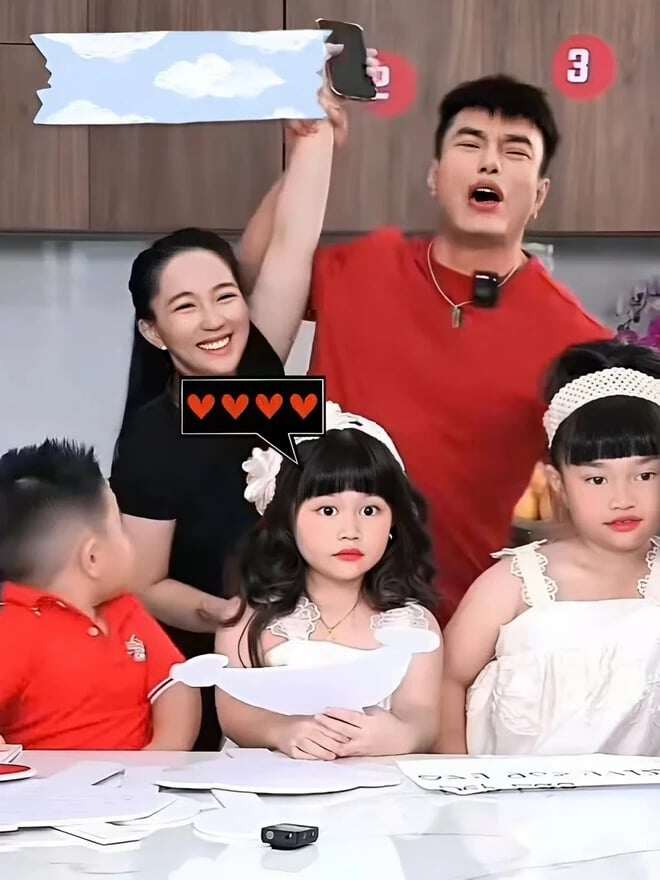 Sao Việt 24h: Ái nữ của Trương Ngọc Ánh có biểu cảm lạ khi bị mẹ amp;#34;chất vấnamp;#34;, hút mọi ánh nhìn bởi đôi chân dài - 9