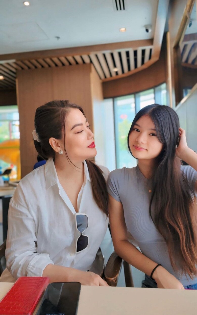 Bảo Tiên thừa hưởng nhan sắc nổi bật của bố mẹ diễn viên.