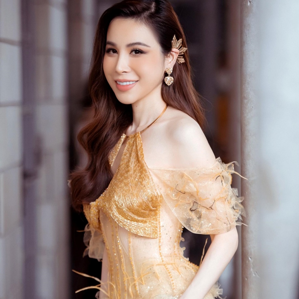 Hoa hậu Hoàng Dung sau nửa năm định cư tại Mỹ: Khó khăn lớn nhất là tự lái xe, nỗi nhớ quê hương luôn thường trực - 1