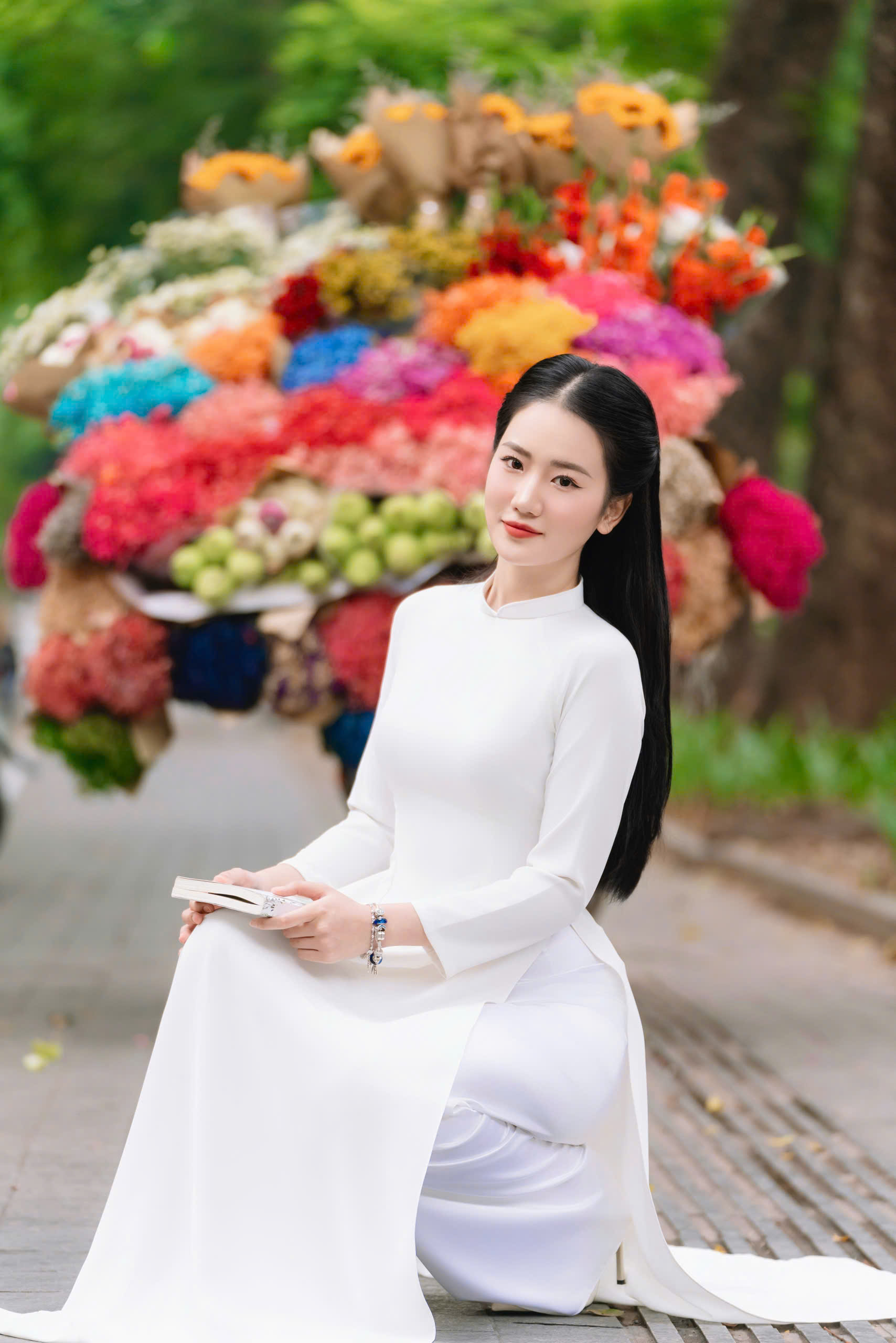 Không giống với nhiều người bạn đồng trang lứa, Trần Thị Uyên nuôi giấc mơ trở thành giảng viên đại học.