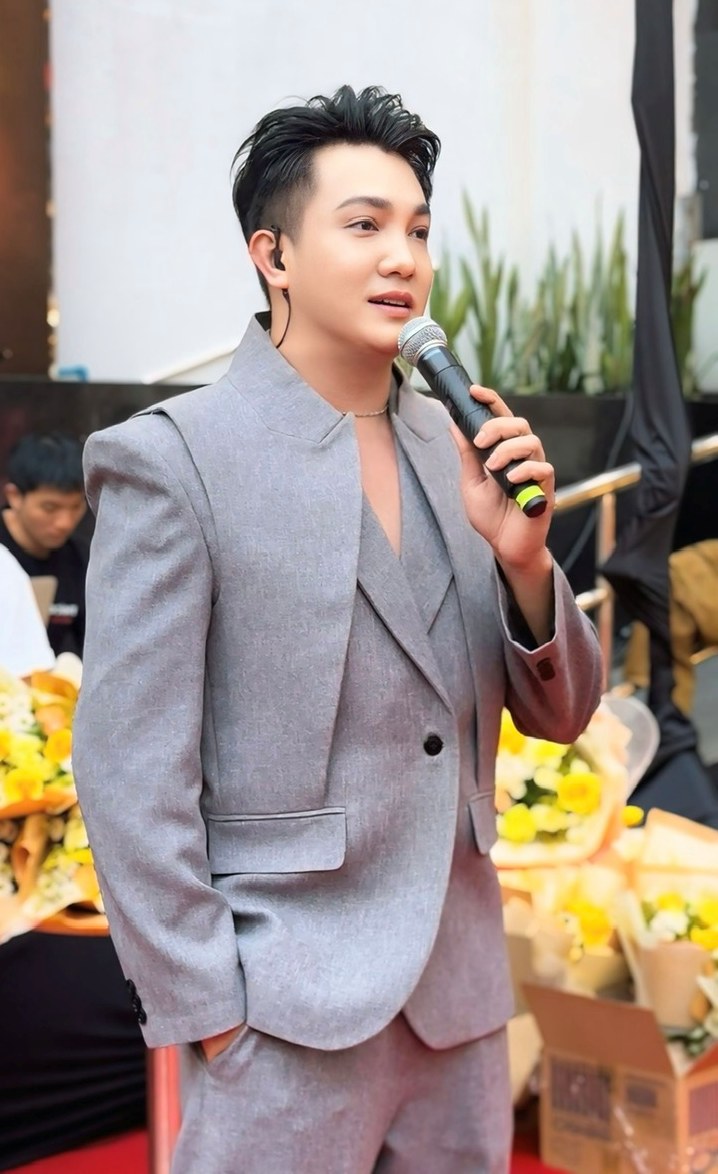 Lê Nguyên Bảo chọn phát triển hình ảnh một nghệ sĩ đa năng trong bối cảnh xã hội phát triển không ngừng.