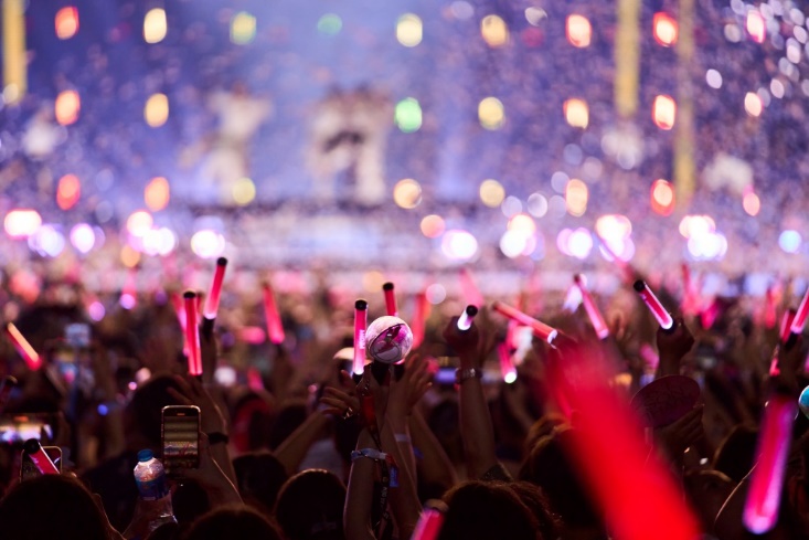 Concert amp;#34;Anh trai vượt ngàn chông gaiamp;#34; Day 6 mất điện nhưng vẫn amp;#34;cháyamp;#34;: Dàn nghệ sĩ cùng BTC xin lỗi, loạt khán giả ra về sớm tiếc nuối - 12