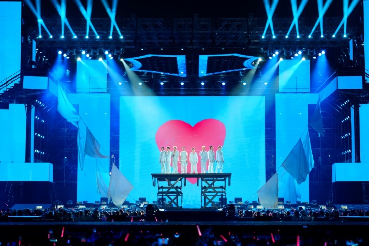 Concert amp;#34;Anh trai vượt ngàn chông gaiamp;#34; Day 6 mất điện nhưng vẫn amp;#34;cháyamp;#34;: Dàn nghệ sĩ cùng BTC xin lỗi, loạt khán giả ra về sớm tiếc nuối - 13