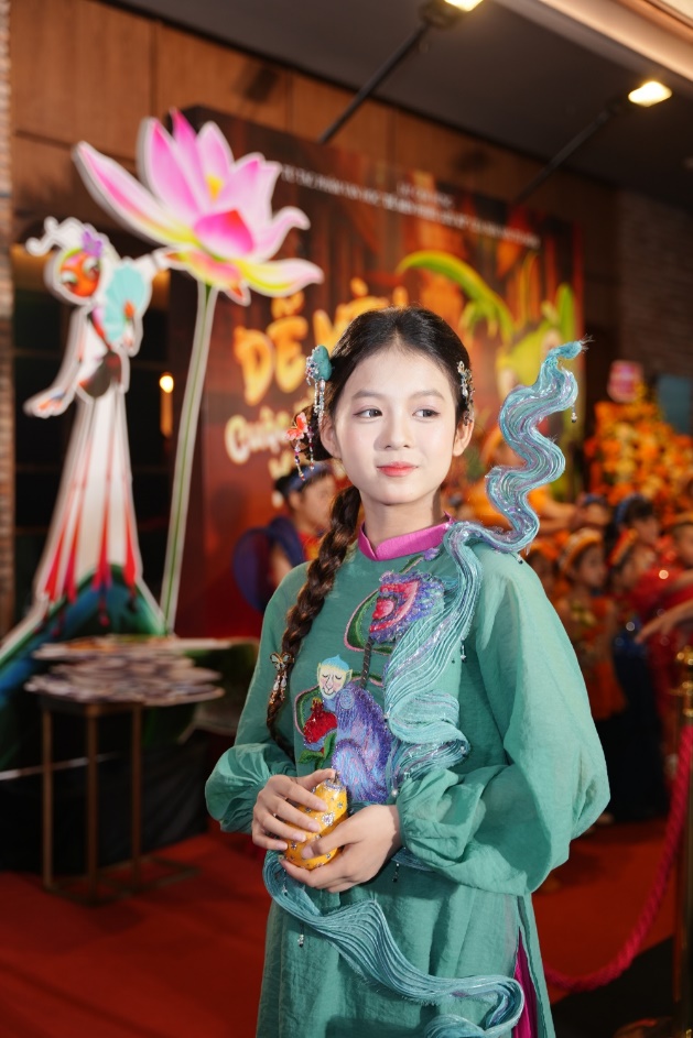 Diễn viên lồng tiếng Ali Thục Phương.
