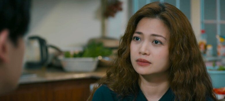 Việt tìm đến trao đổi với mẹ Quyên về việc hiến thận.