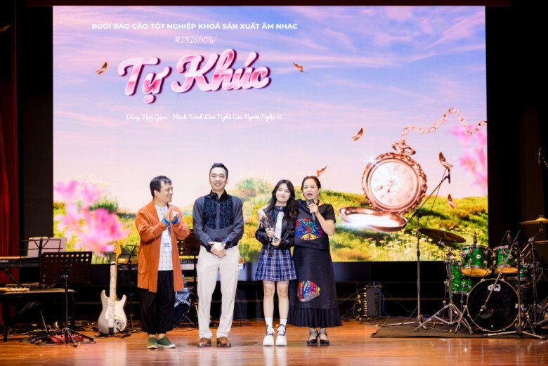 Nhạc sĩ Lưu Quang Minh tự hào về các học trò, nhạc sĩ Đỗ Bảo và NSND Hà Thuỷ bày tỏ cảm xúc ấn tượng trước trình độ của các học viên.