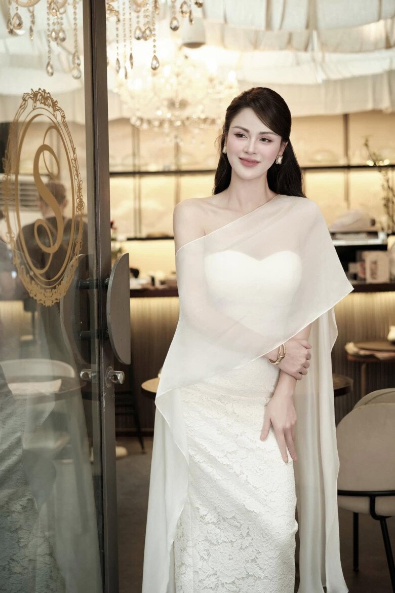 Ở tuổi 35, Lương Thu Trang nói cô hạnh phúc với cuộc sống làm mẹ đơn thân hiện tại.