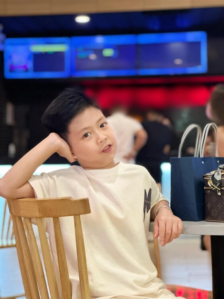 Con trai Lương Thu Trang từng muốn mẹ không làm diễn viên để ở nhà với con nhiều hơn.