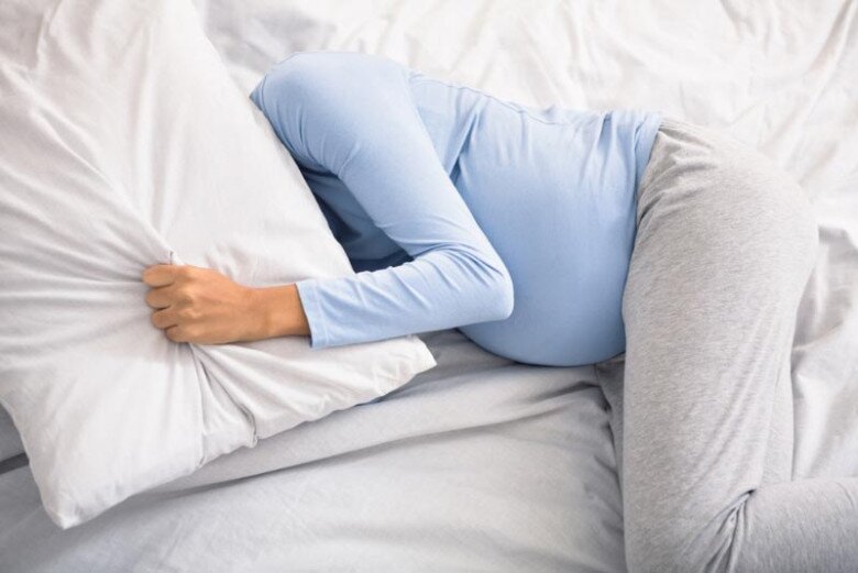 Nếu bạn là một mẹ bầu vẫn đang “lướt điện thoại đến tận nửa đêm”, hãy thử tắt đèn sớm hơn hôm nay.