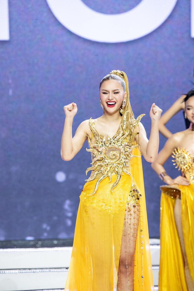 Chân dài đình đám vượt qua Mai Ngô và Như Vân để lãnh cúp.