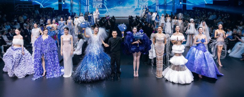 Khoảnh khắc hot: Thanh Hằng, Thanh Thuỷ chung khung hình, Hoa hậu Gen Z có qua được amp;#34;chị đạiamp;#34; làng mẫu - 1