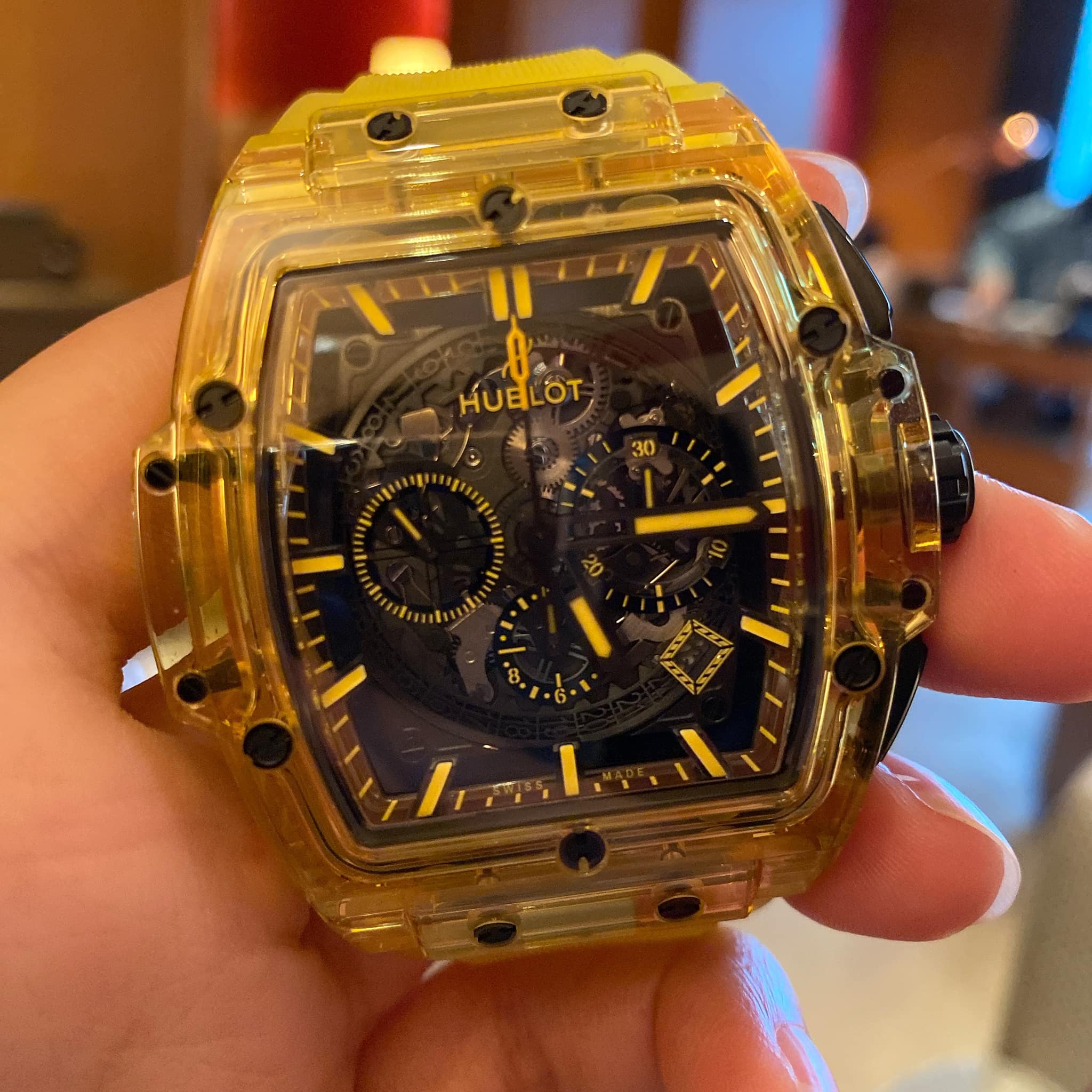 Mai Phương Thuý tuyên bố sẽ mua chiếc đồng hồ với giá 10 tỷ đồng - 6