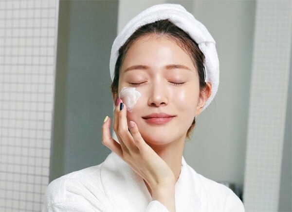 Dùng kem chống nắng mỗi ngày kể cả khi không ra ngoài để bảo vệ làn da tối ưu nhất!