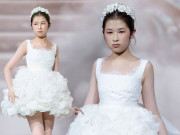 Con gái Huy Khánh nối nghiệp mẹ, 13 tuổi làm người mẫu thần thái không kém dàn mỹ nhân đình đám