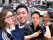 Trấn Thành đeo trang sức nhiều và điệu đà hơn cả vợ khi cùng đi ăn tối