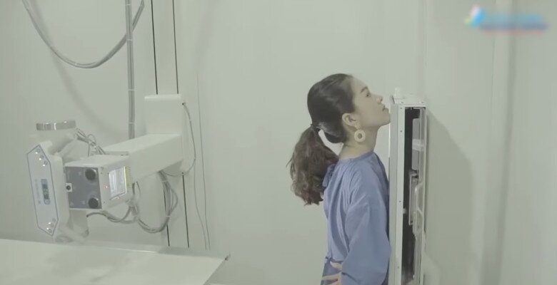 Yên Đan đã trải qua phẫu thuật hàm móm để trở nên xinh đẹp hoàn hảo hơn. 