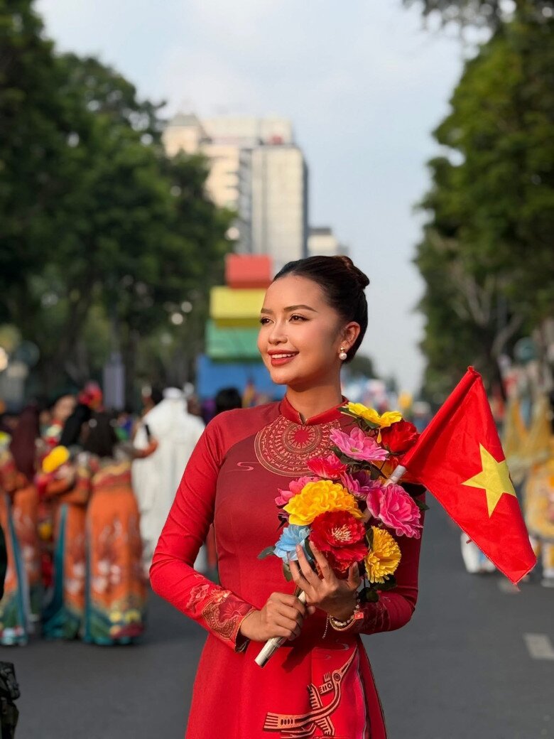 Ngọc Châu cho biết nhờ năng lượng hào hùng và hoà vui nên vẻ đẹp cô cũng tươi sáng hơn.