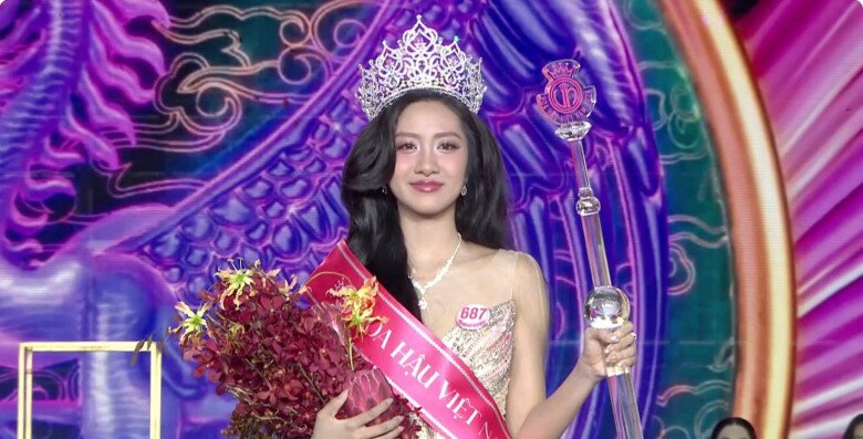Hà Trúc Linh và khoảnh khắc đăng quang.