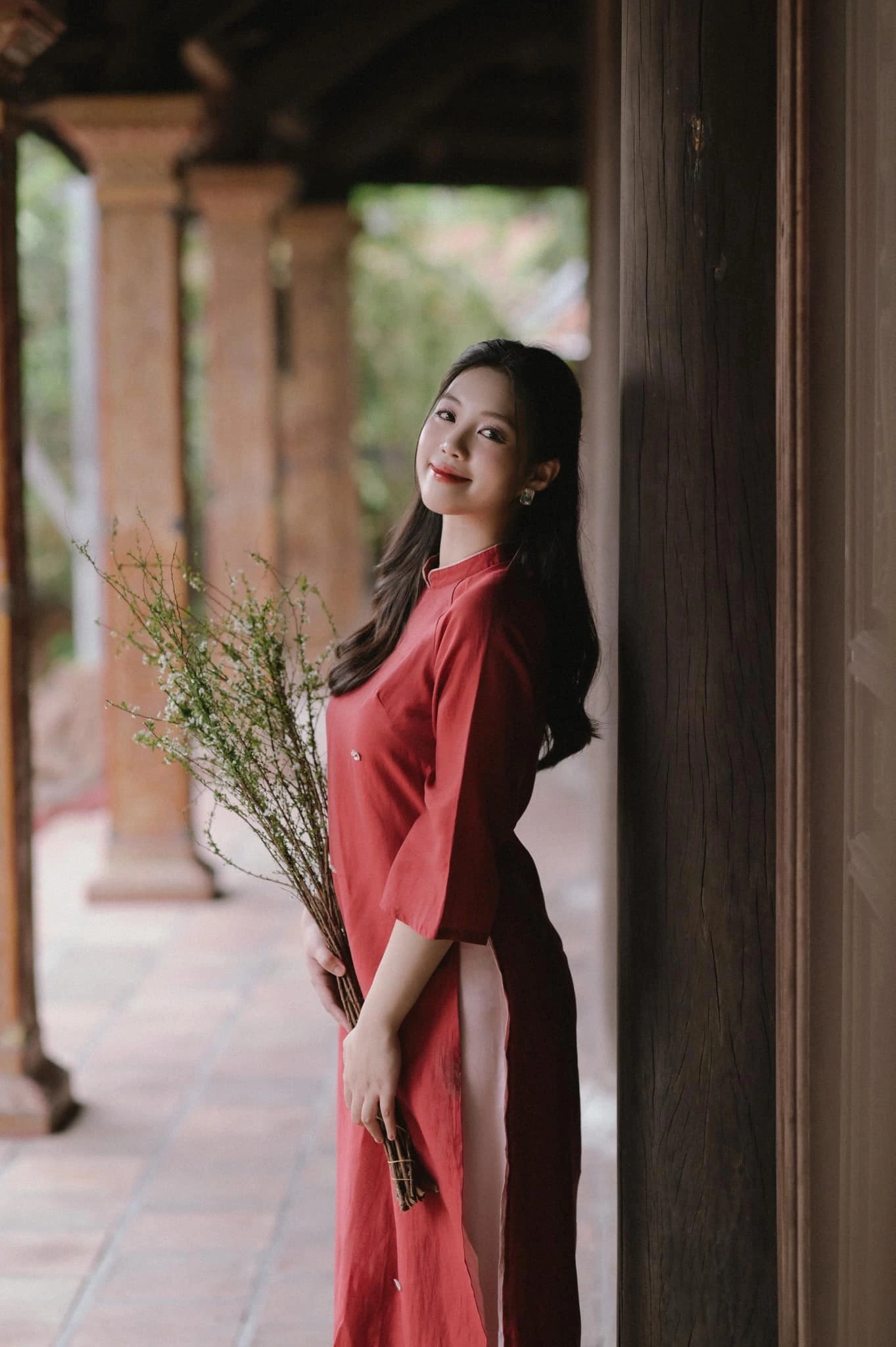 Thiếu úy quân nhân chuyên nghiệp Trần Ngọc Châu Anh thuộc top thí sinh nổi bật sau đêm chung khảo Hoa hậu Việt Nam 2024. Cô hiện công tác tại Khoa Âm nhạc, Trường đại học Văn hóa Nghệ thuật Quân đội, đồng thời theo học chuyên ngành piano tại Học viện Âm nhạc quốc gia Việt Nam.