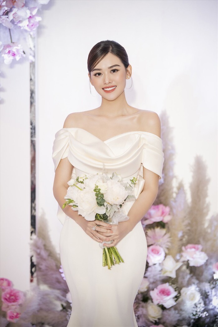 Điểm danh những nàng hậu có nhan sắc ngọc ngà kiêu sa, chọn lấy chồng ở tuổi đẹp nhất đời con gái - 3