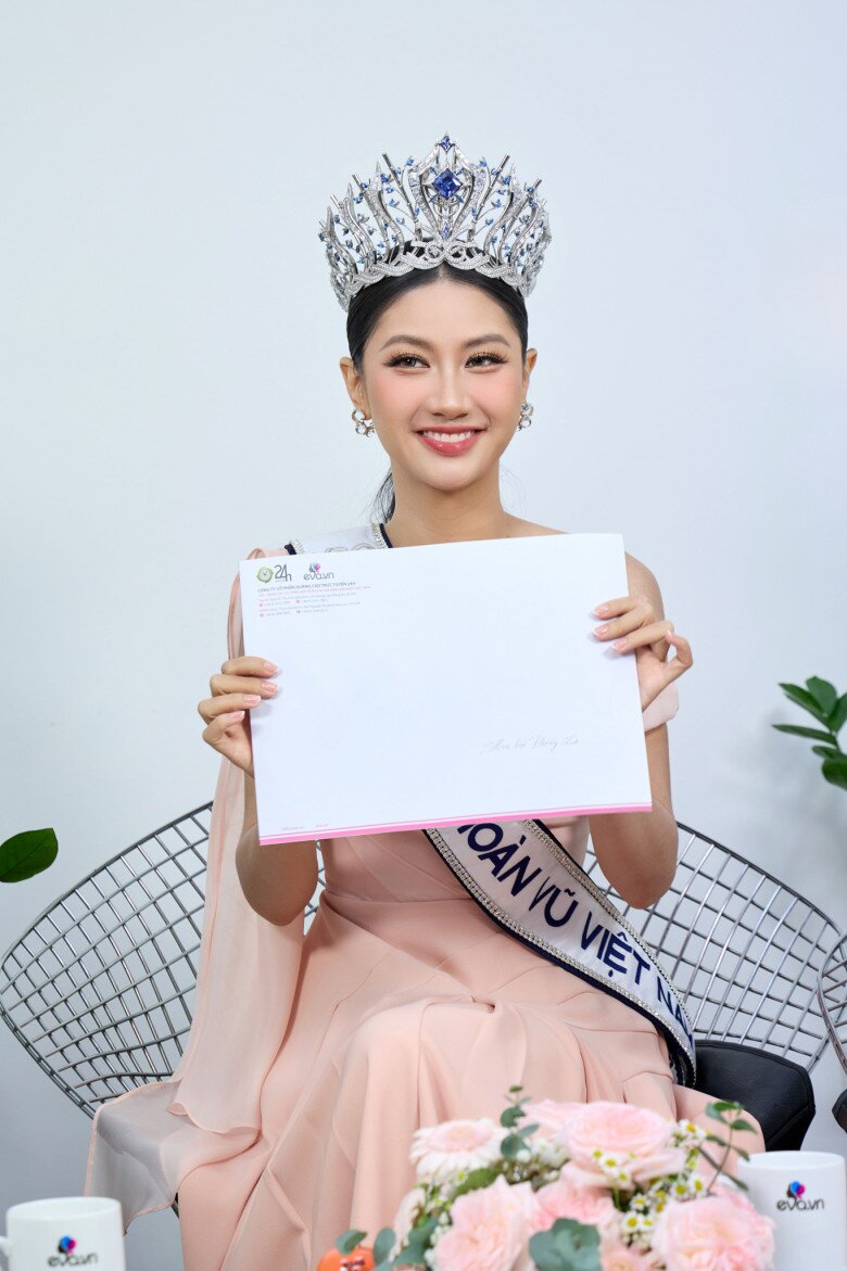 Gặp gỡ Tân Hoa hậu Phương Linh và Á hậu Cẩm Ly: Giải mã tin đồn là “con cưng” của tổ chức Miss Cosmo, được dọn đường đăng quang - 2