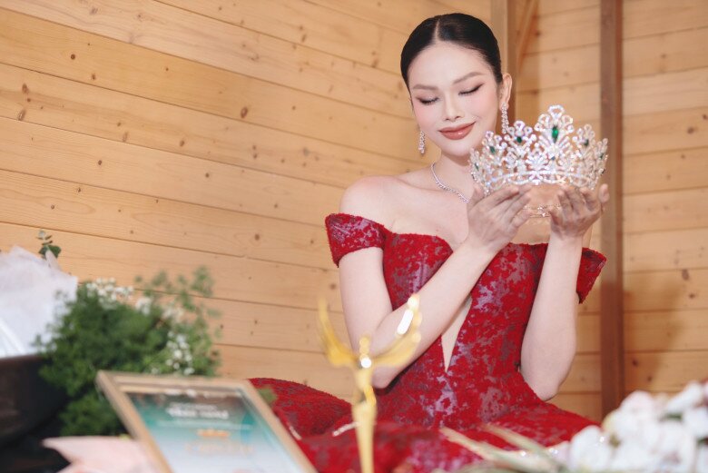 Cô sẽ hoàn thiện bản thân để tham gia đấu trường nhan sắc quốc tế vào cuối năm.