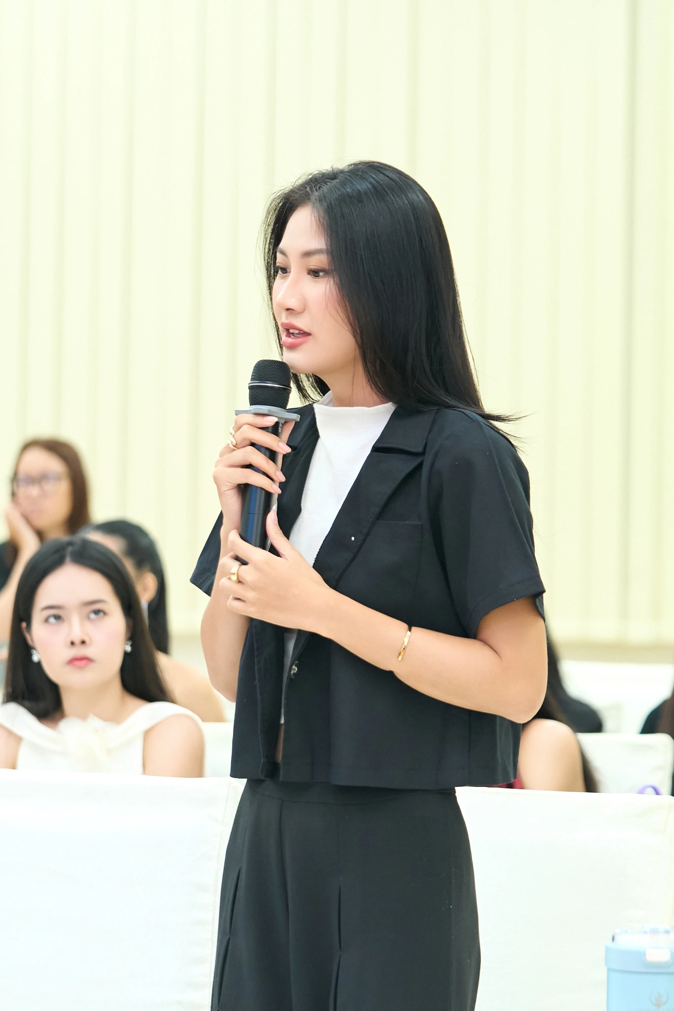 Tư duy nhạy bén cùng một kỹ năng thuyết trình thuộc hàng hiếm.
