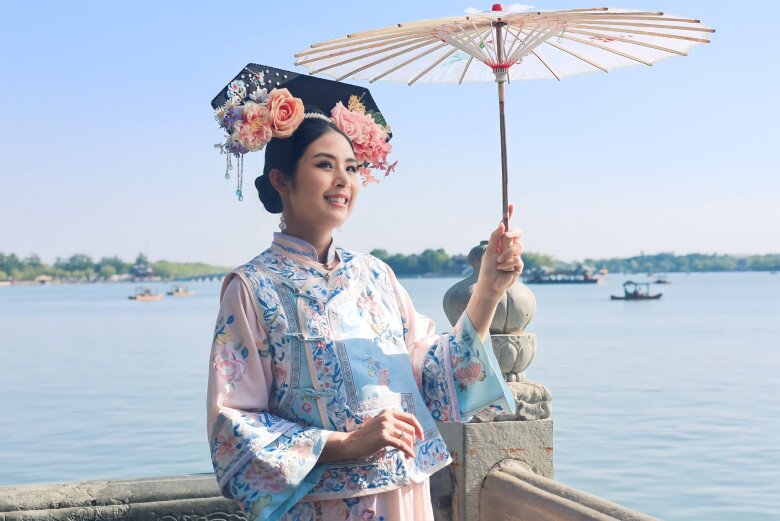 Cô đang là bà bầu năng động, xinh đẹp bậc nhất Vbiz.