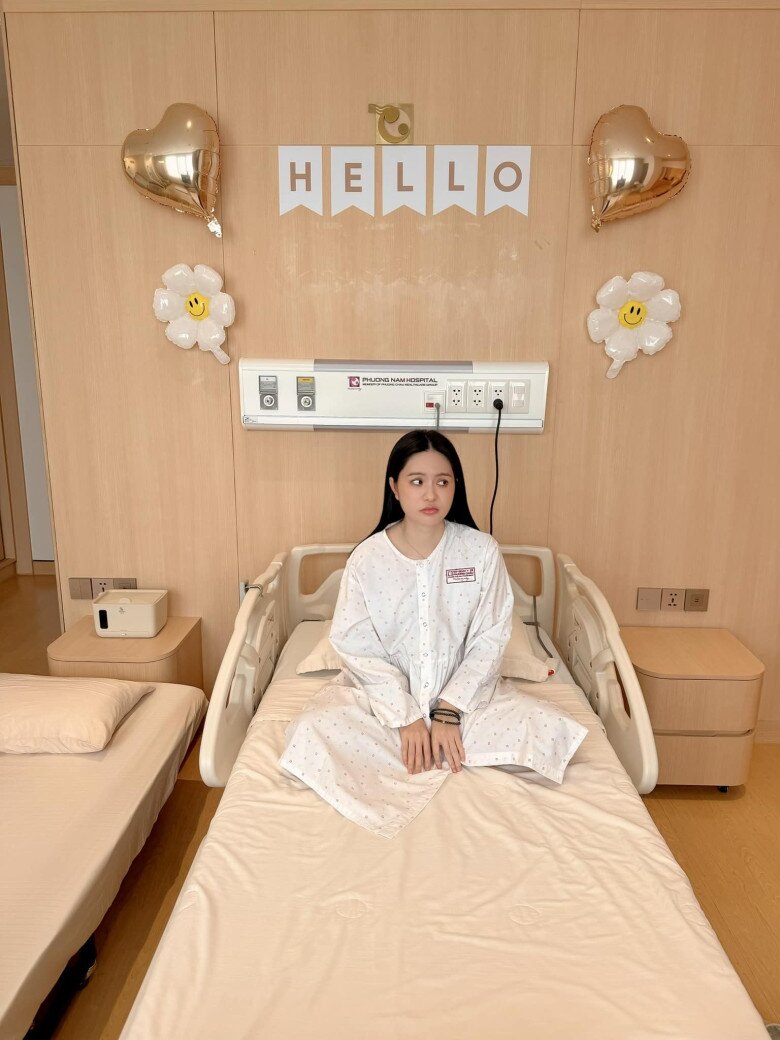 Nữ ca sĩ phải điều trị sản khoa sau biến cố sảy thai.