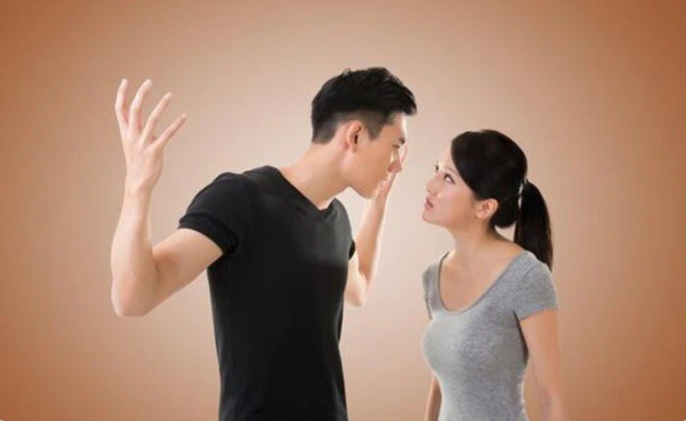Quá mệt mỏi trước những lời đay nghiến của chồng, tôi chấp nhận ly hôn để giải thoát khỏi cuộc hôn nhân bế tắc. (Ảnh minh họa)