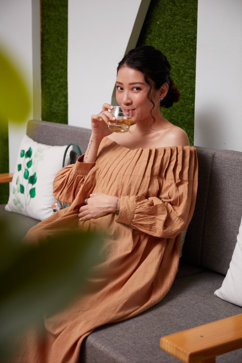 Nữ MC không ngại tăng cân, miễn là hai mẹ con khỏe mạnh.