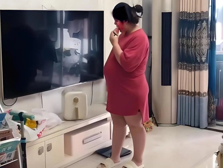 Nhiều người vẫn nghĩ rằng ăn nhiều khi mang thai là tốt, nhưng thực tế, ăn quá nhiều có thể gây hại cho cả mẹ và bé.