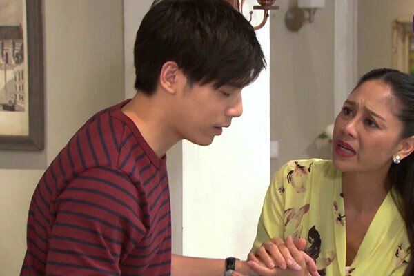 Thấy tôi không có ý định đi làm, mẹ bắt đầu lo lắng đứng ngồi không yên, ngày nào bà cũng hối thúc tôi đi kiếm việc. (Ảnh minh họa)
