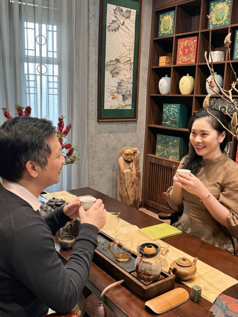 Á hậu Thu Trang đẹp phúc hậu qua 2 lần sinh nở.