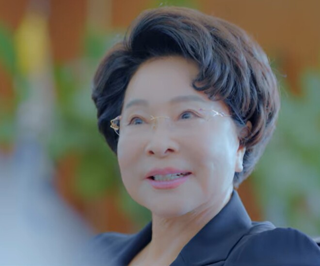 Khó có thể tin đây là diện mạo của một người phụ nữ đang bước vào độ tuổi ngoài 90 