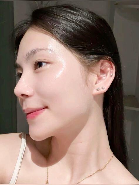 Làn da sẽ được làm mới tức thì với phương pháp này, bên cạnh công dụng giúp thu nhỏ lỗ chân lông và làm dịu vùng da sưng viêm