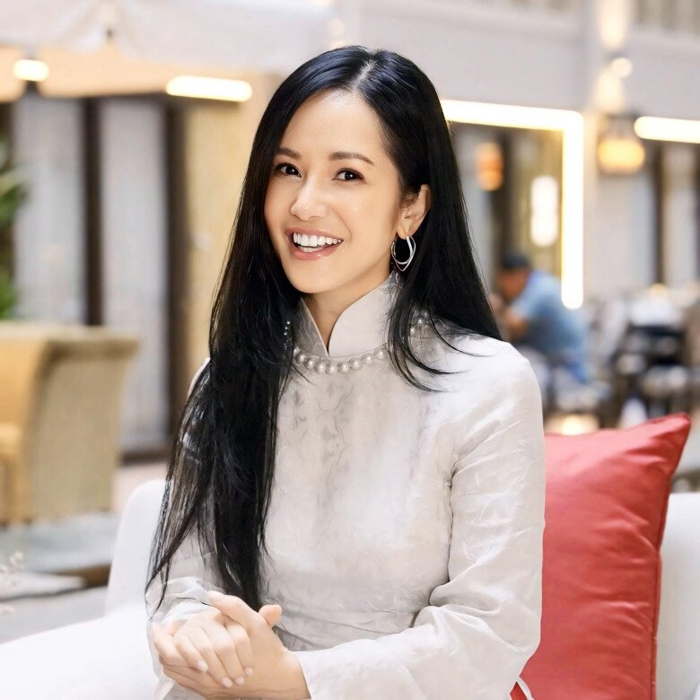 Dù đã từng trải qua thời gian dài chống chọi với bệnh tật, nhưng qua từng bức ảnh, người hâm mộ chỉ thấy một Hồng Nhung tràn đầy năng lượng, yêu đời và đầy sức sống.