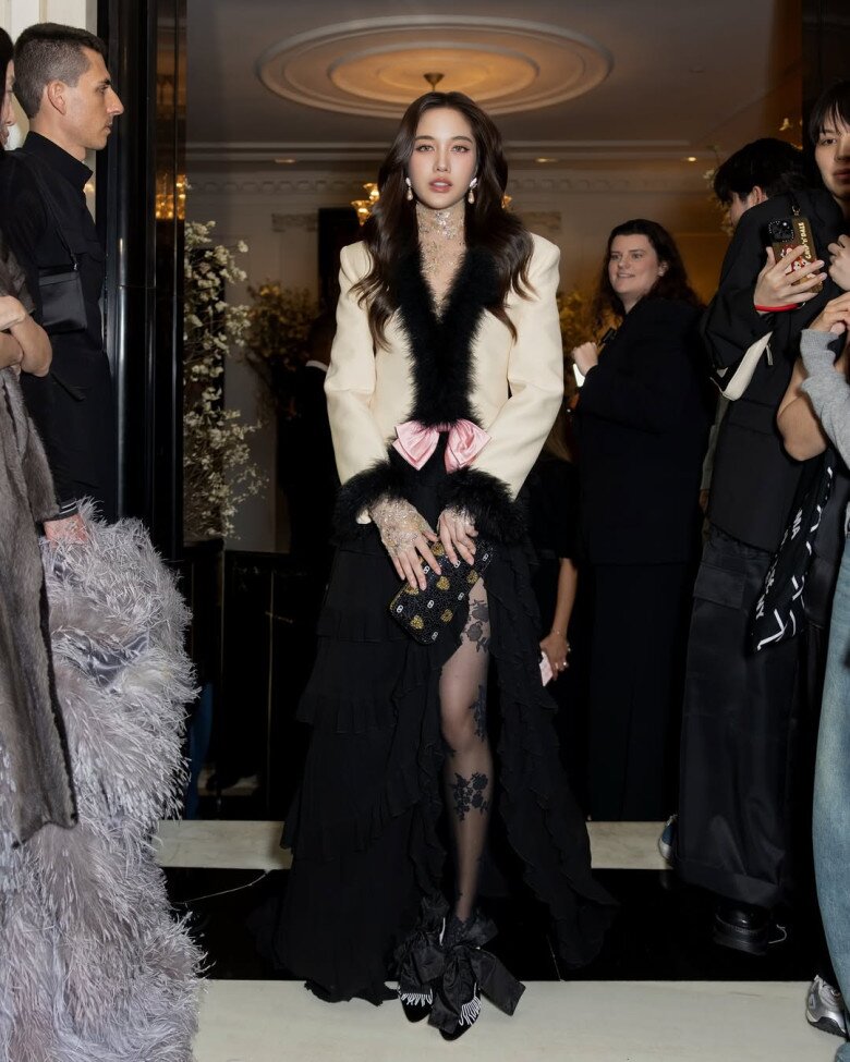 Freen xuất hiện đầy khí chất tại Met Gala 2025