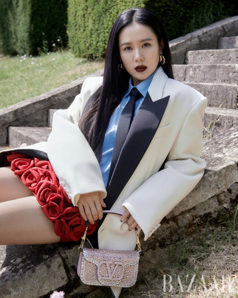 Son Ye Jin được yêu mến bởi nhan sắc tự nhiên và phong cách quý phái, trở thành hình mẫu lý tưởng của nhiều thế hệ.
