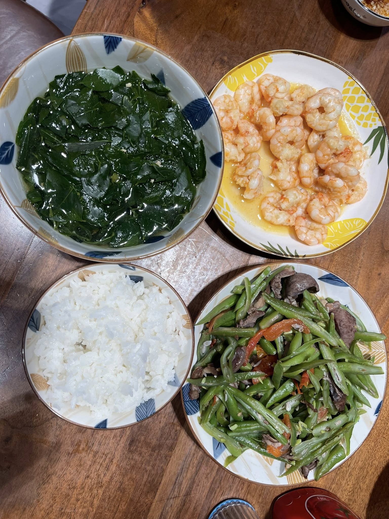 Canh ngót - tôm bơ tỏi - đậu xào tim.
