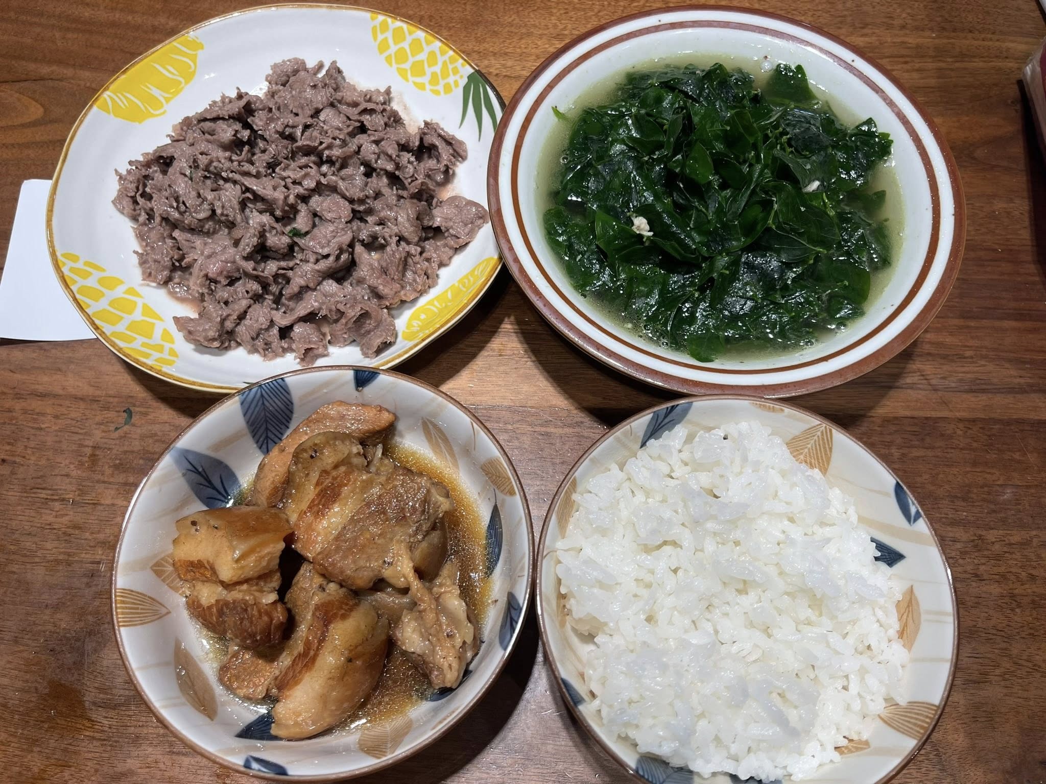 Canh ngót - bò xào - thịt kho.